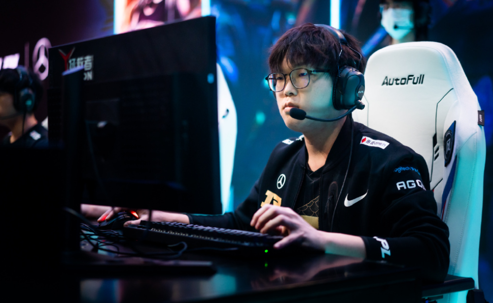 PG电子官网入口-CLG轻取PSG,Faker极限生还后反打宿命之战半决赛,留下经典瞬间