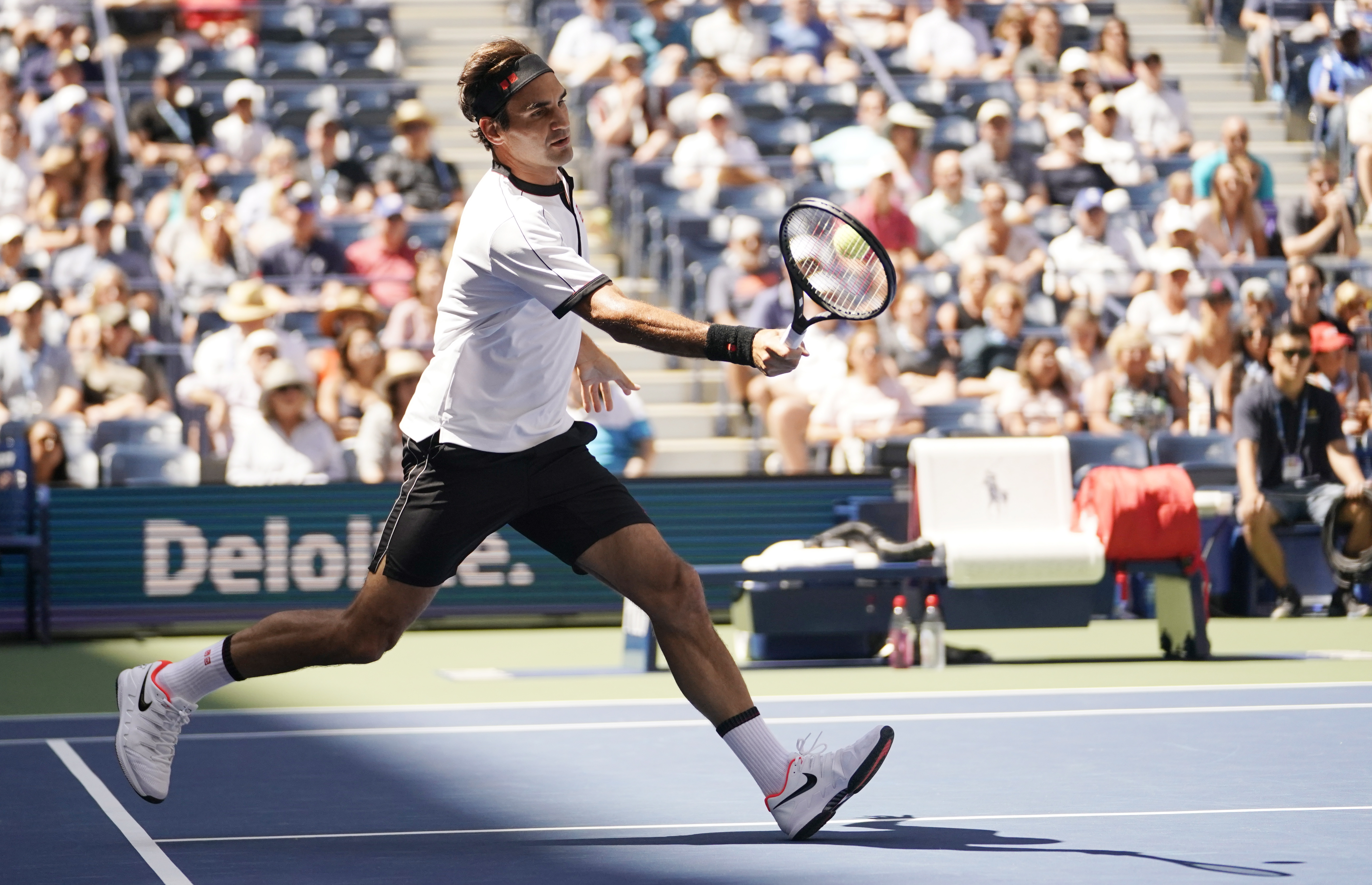 PG游戏官网登录入口-意大利网球队碾压美国网球队，费德勒高光表现